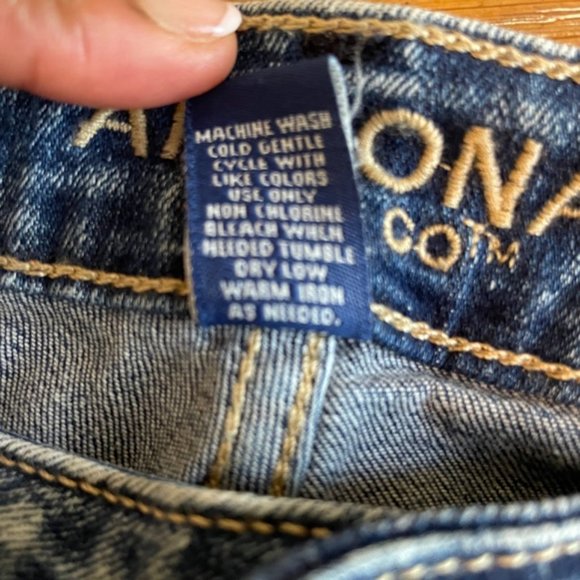 Arizona Mid Rise 4 1/2" Denim Short-Juniors SZ 5 - Picture 8 of 10